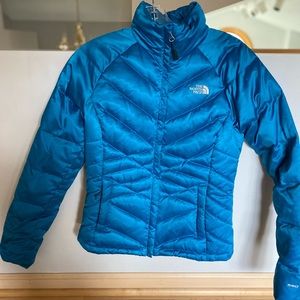 The North Face Blue 550 Goose Puffer Jacket, size woman XS/TP.